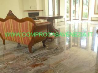 Salone