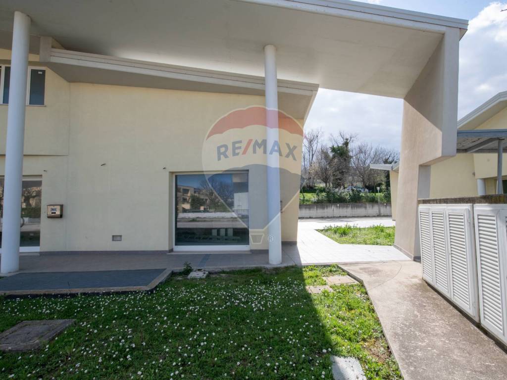 Locale commerciale via  copernico 10/3, saline, senigallia