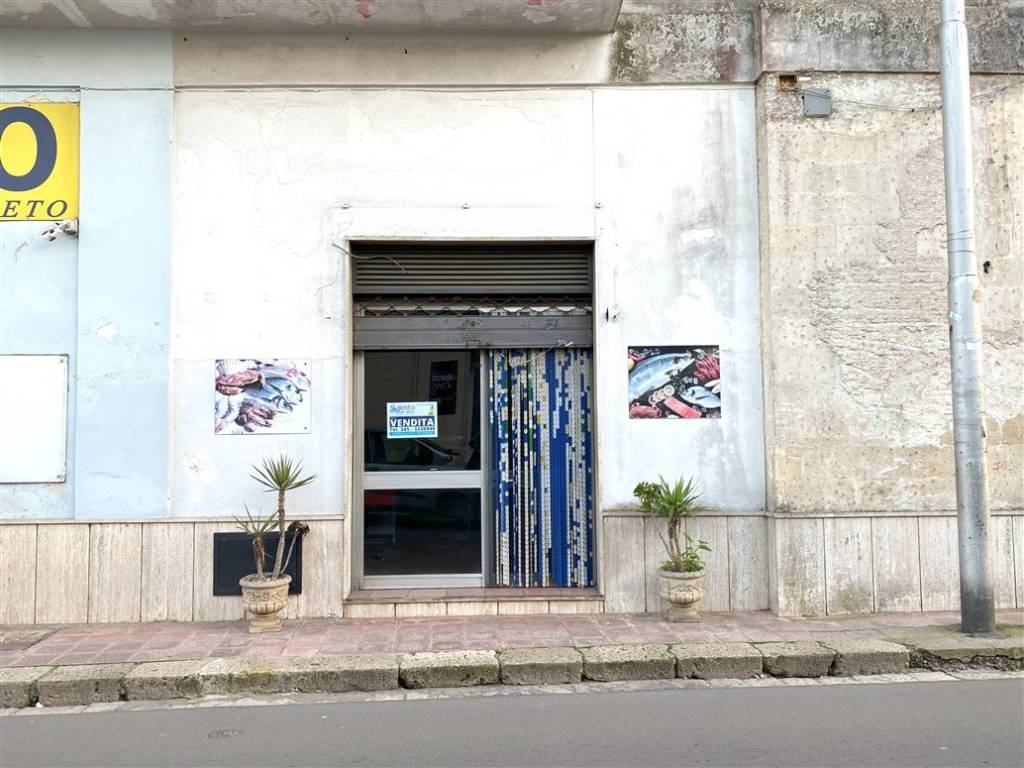 Locale commerciale via soleto 107/bis, centro, galatina