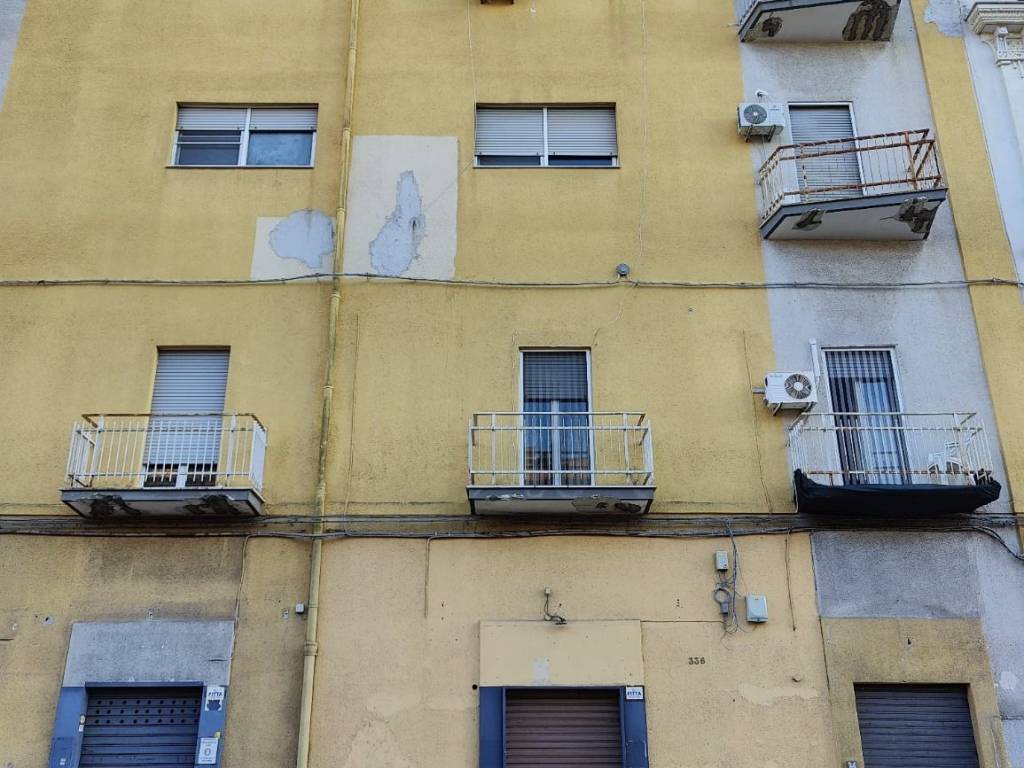 Locale commerciale via cesare battisti 338, tre carrare, taranto