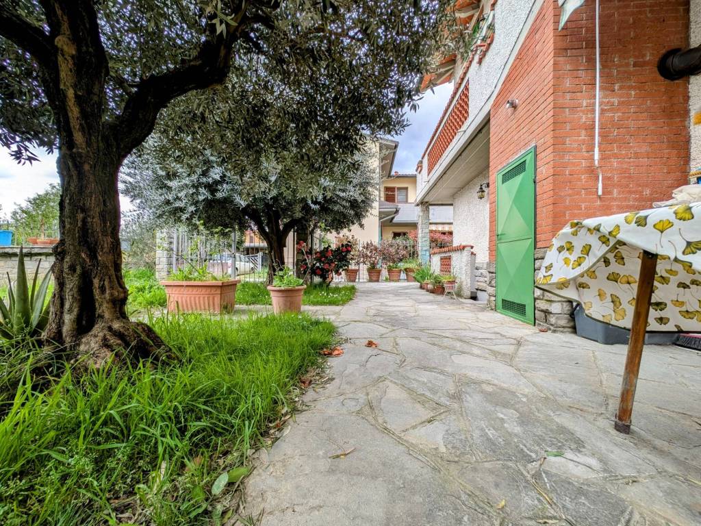 Terratetto unifamiliare via aldo capitini, galciana, prato