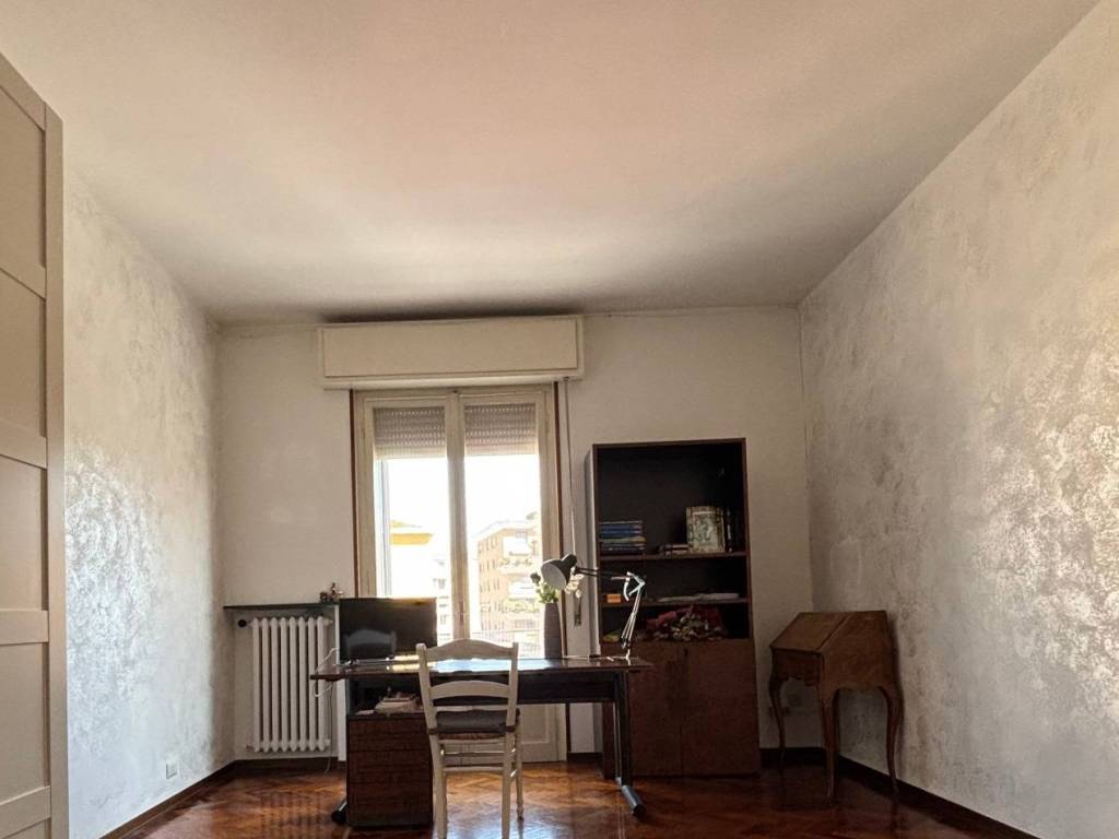 Stanza singola viale la grola, parma