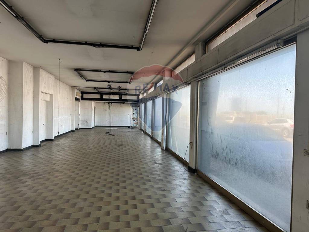 Locale commerciale via flaminia 224/b, torrette, ancona