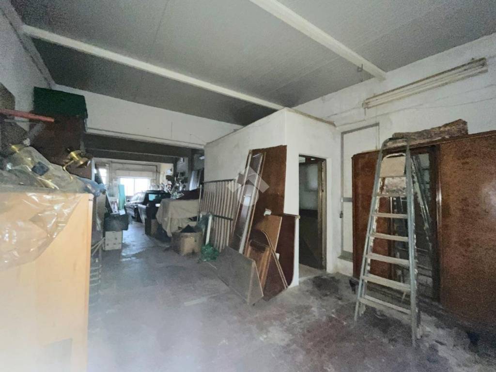 Garage - box via cesare battisti 37, fornacelle, montemurlo