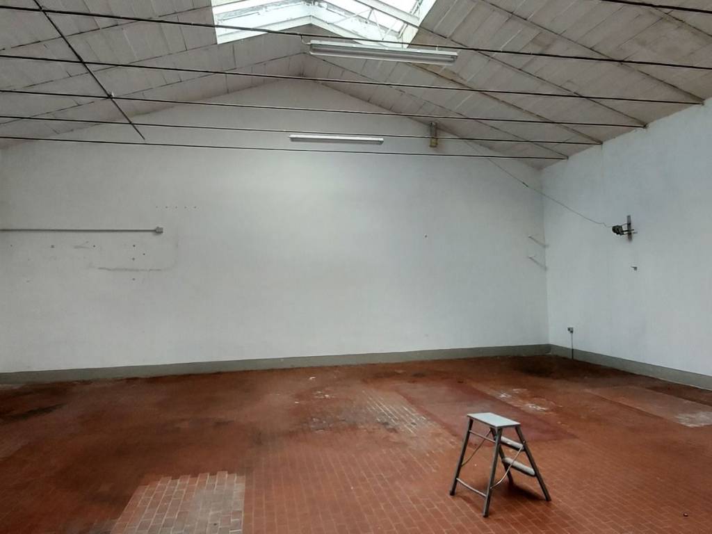 Magazzino - deposito via di san martino per galceti, maliseti, prato