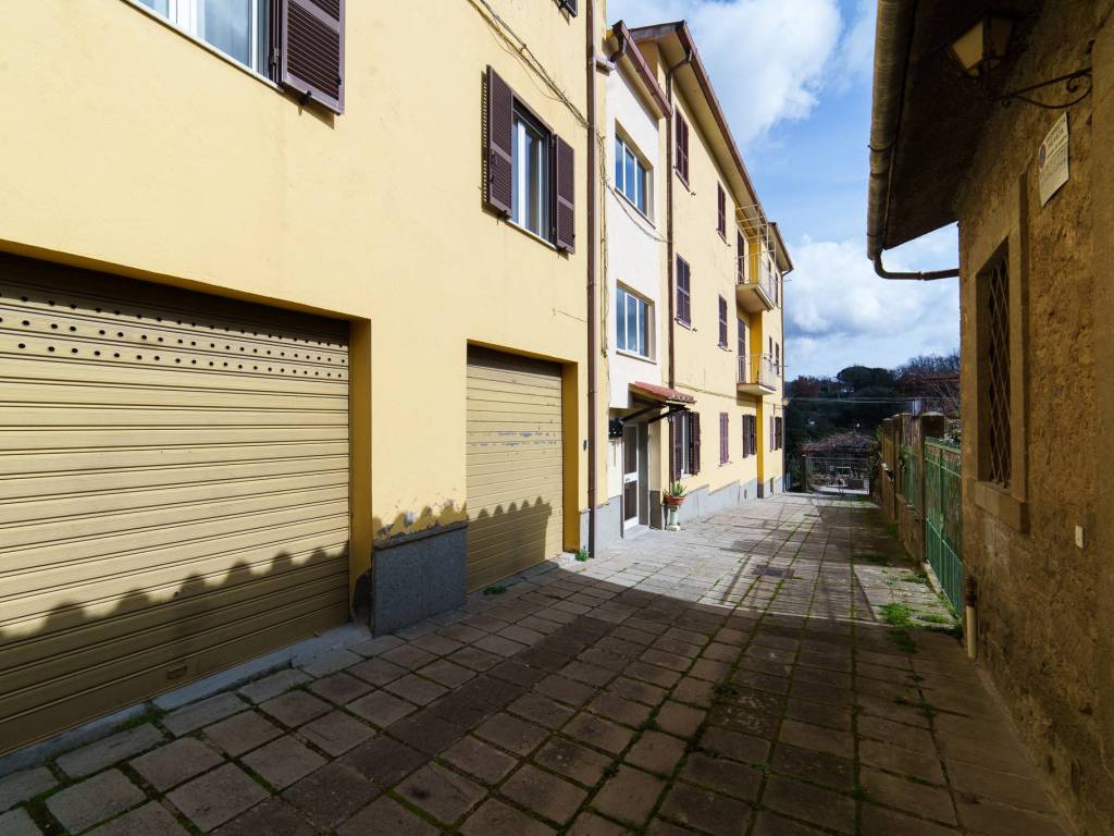 Garage - box via zuccari 202, bagnaia - la quercia, viterbo