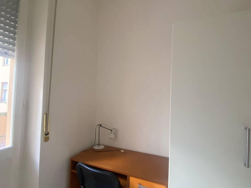 Stanza singola viale vittorio bottego 1, parma
