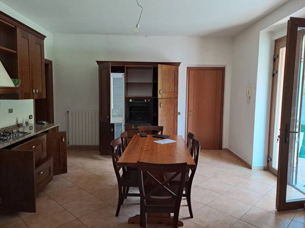 Bilocale via montebello 101, cermenate