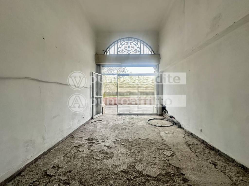 Locale commerciale viale giovanni pacini,  28, arancio, lucca