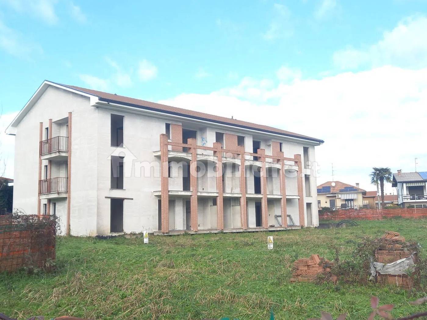 Appartamento in vendita a Varallo Pombia