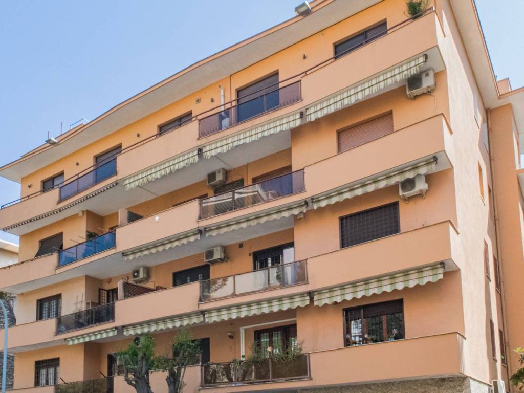 Appartamento via lucilio, balduina, roma