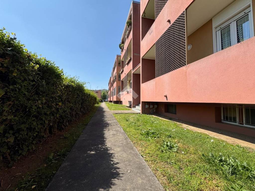 Trilocale via bornasca 20, galliate