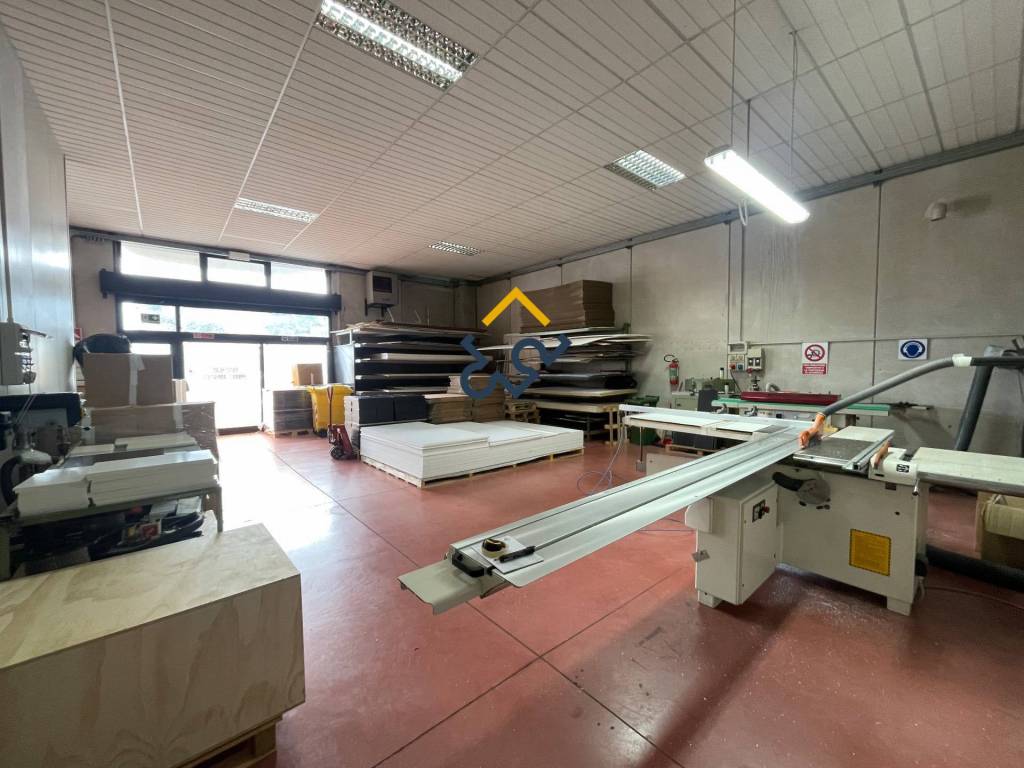 Capannone via dell industria 116, monteprandone