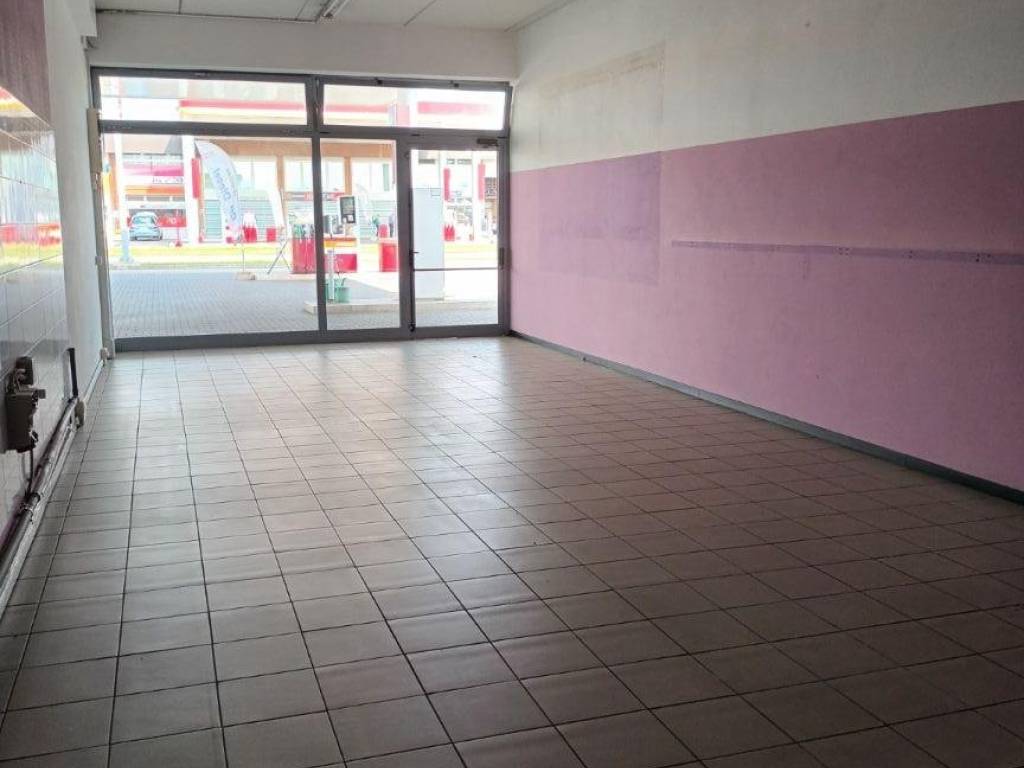 Locale commerciale strada sant'antonino 89, laghetto, vicenza