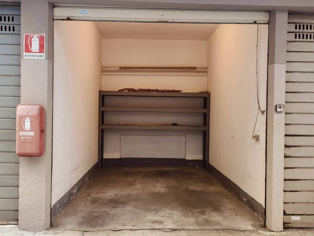 Garage - box via pellegrino  strobel, città studi, milano