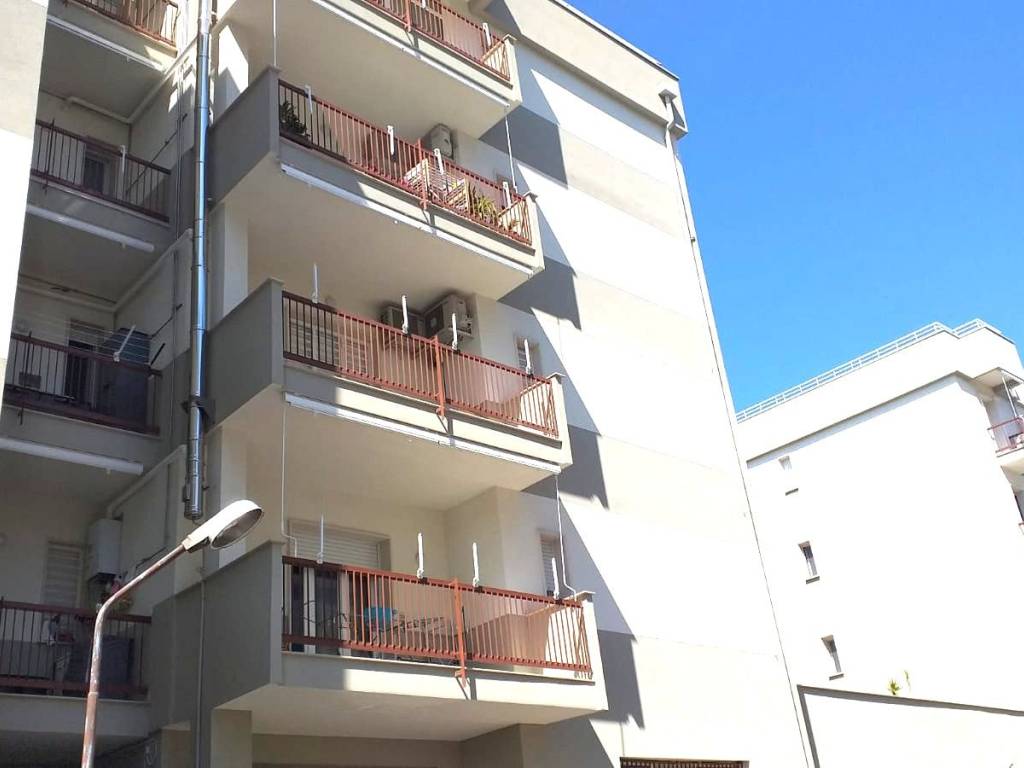 Quadrilocale via caldarola, japigia, bari