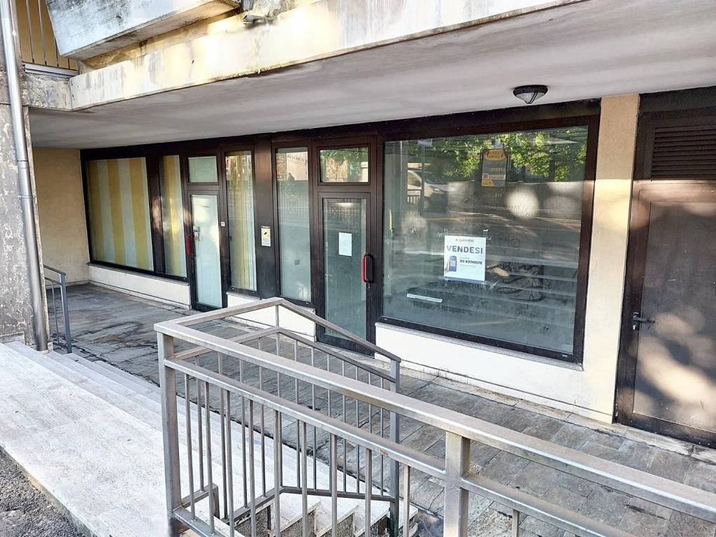 Negozio - locale commerciale via magenta,   50, bosto, varese