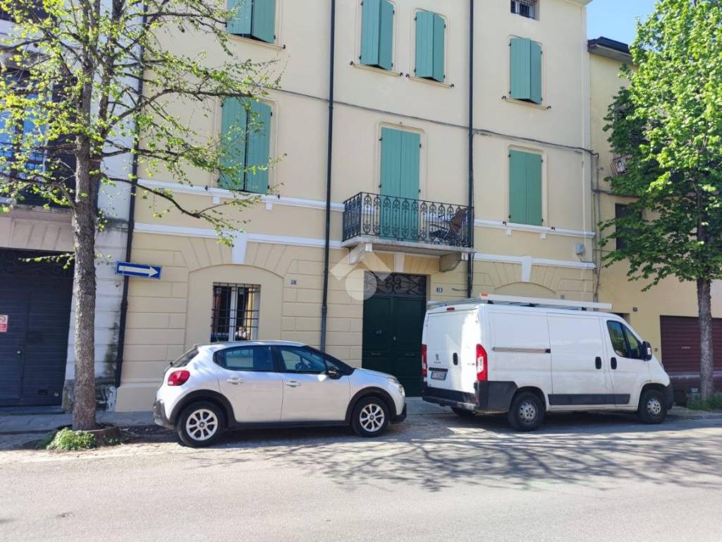 Bilocale via e. de amicis 30, centro storico, carpi