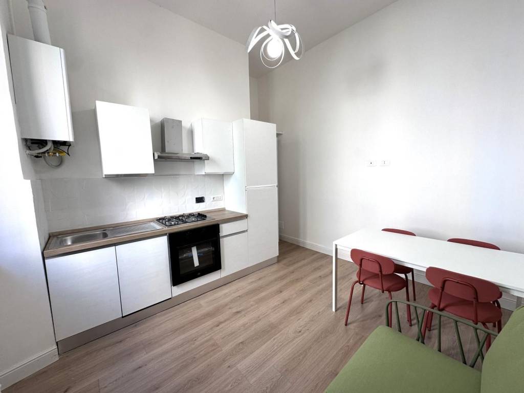 Stanza singola via patmo 30b, roma