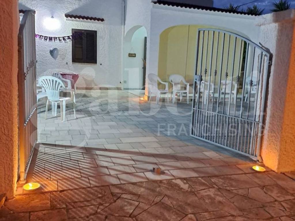 Villa a schiera lido fontanelle/via delle mimose, sn, via ludovico, corso umberto i, vittorio emanuele, ostuni