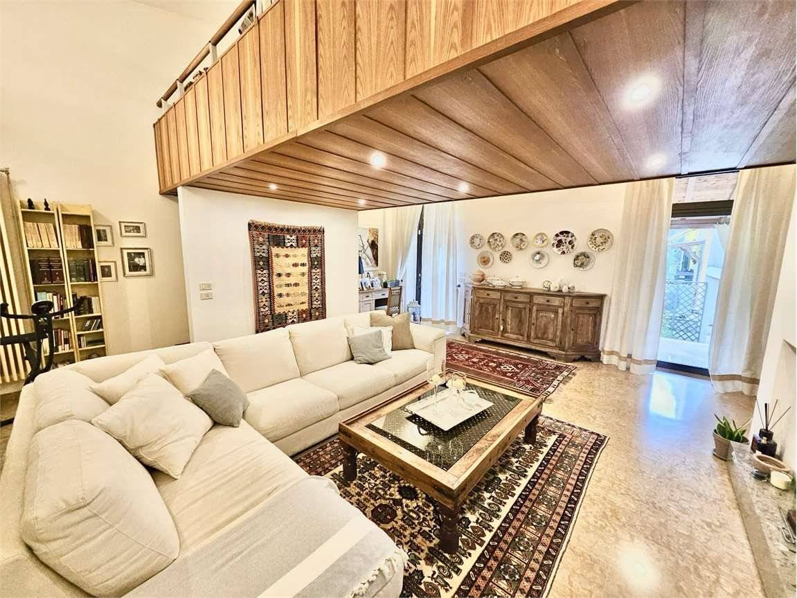 Rustico - Casale in vendita a Verona