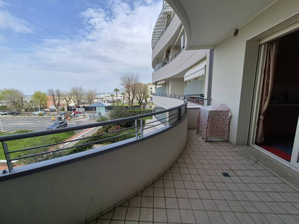 Trilocale viale giosuè carducci 153/b, cattolica
