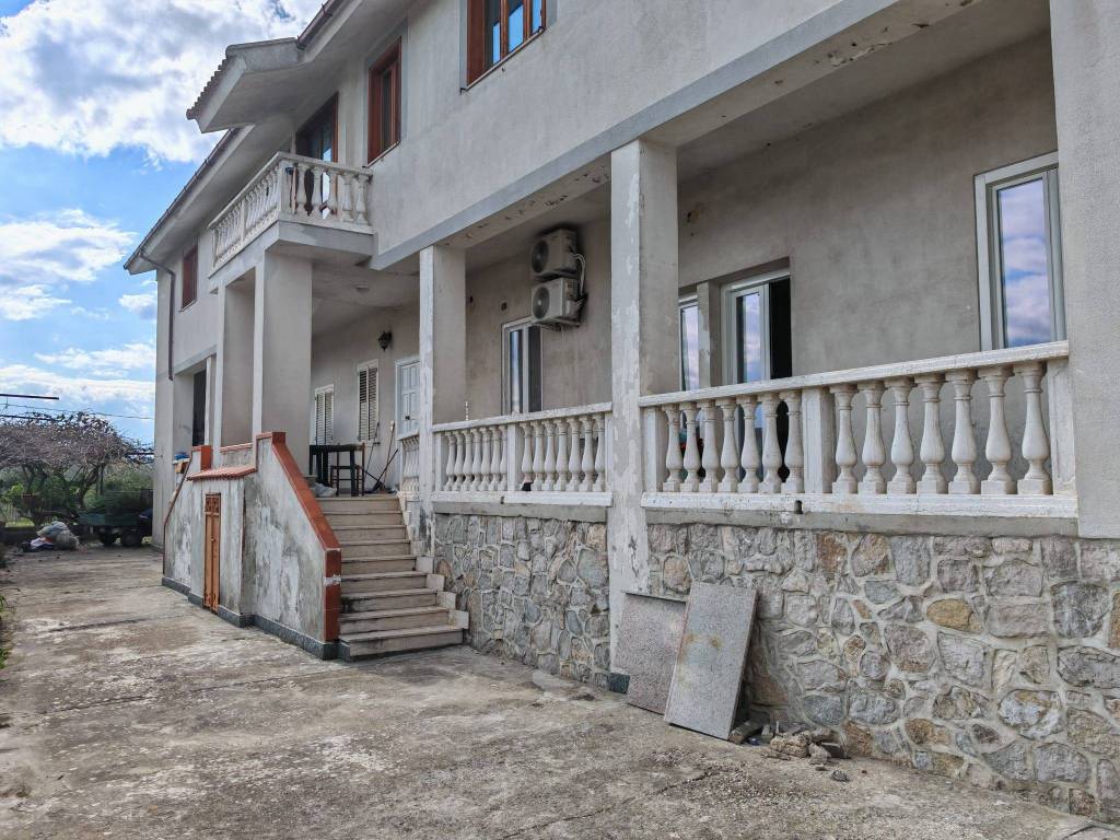 Bilocale via ladevaia 57, casertavecchia - casola, caserta