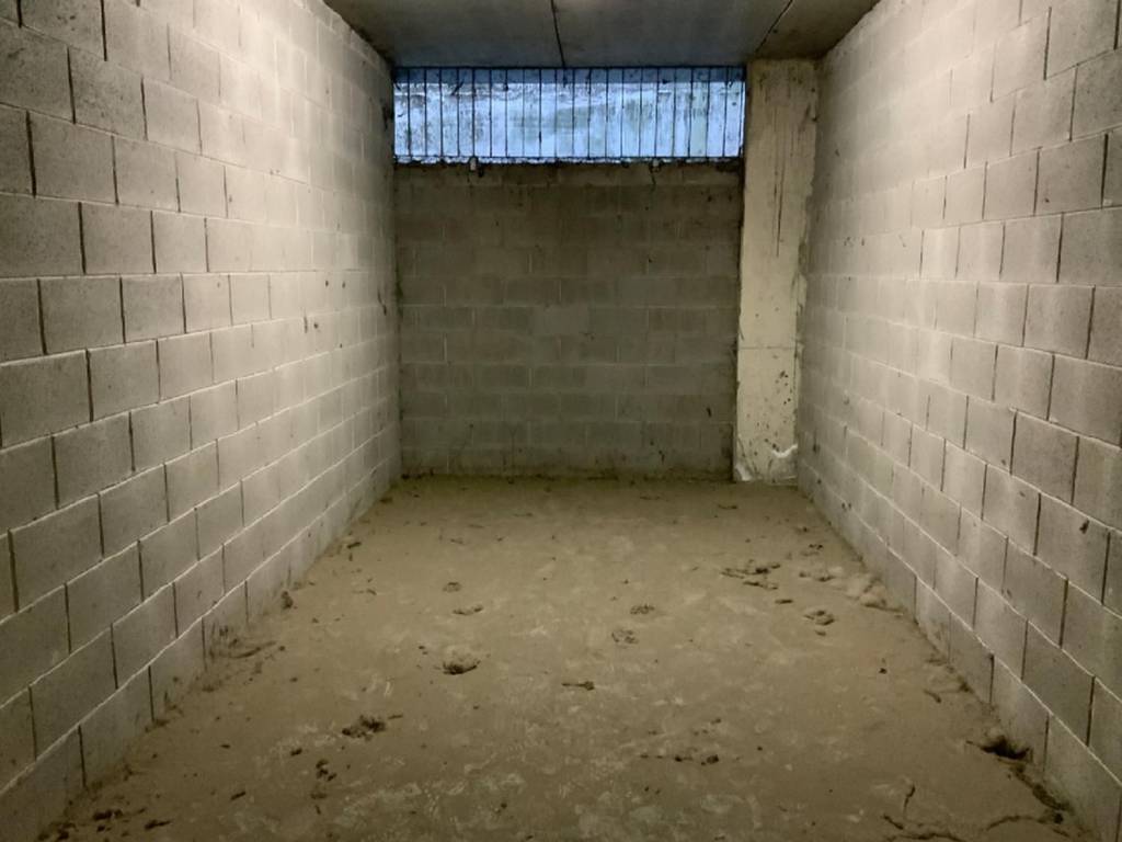 Garage - box all'asta via san vigilio,   28, milano