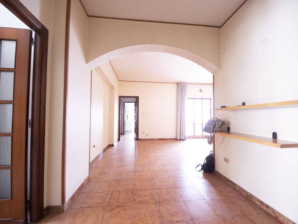 Quadrilocale via luigi caldieri, vomero, napoli