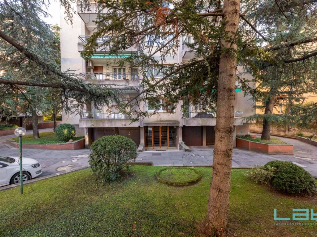 Trilocale via bellosguardo 30, san vito - campi elisi, trieste