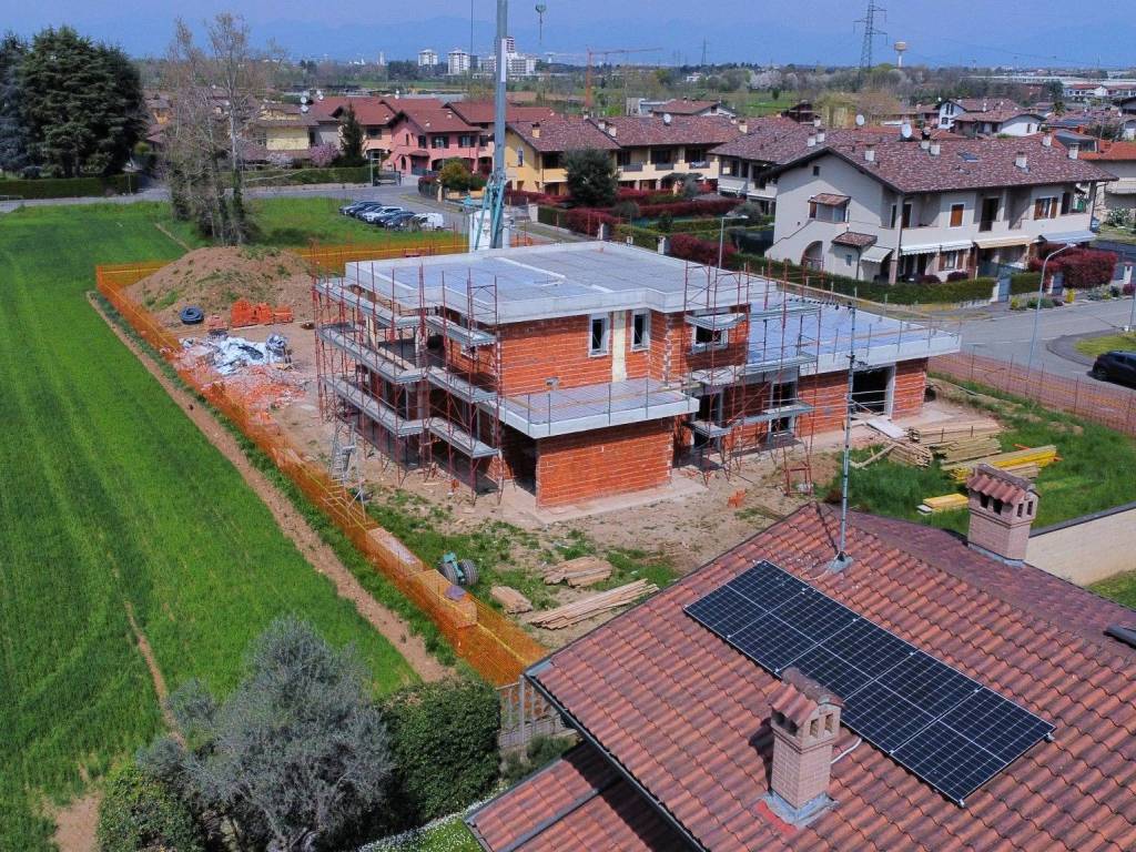 Attico via sandro pertini, ciserano