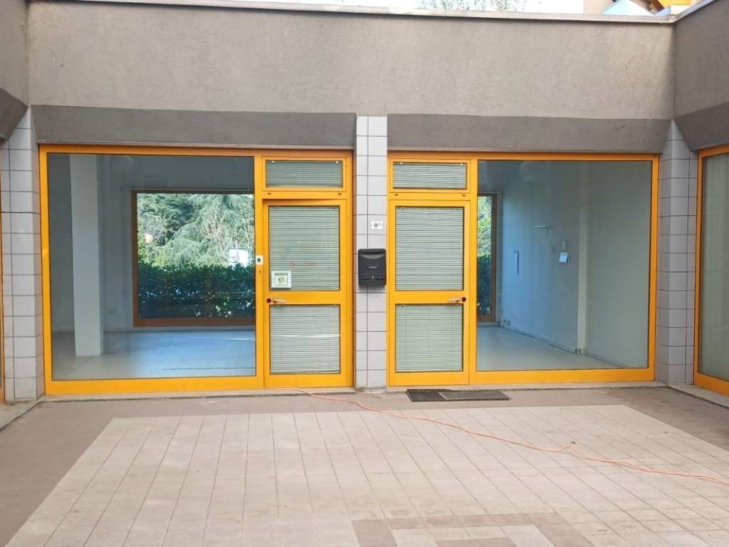 Locale commerciale via a. capuzzi, zola, zola predosa