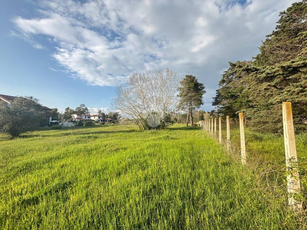 Terreno agricolo strada nascosa, nascosa, latina