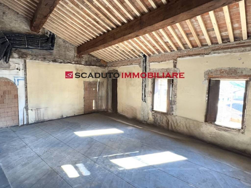 Stanza non arredata