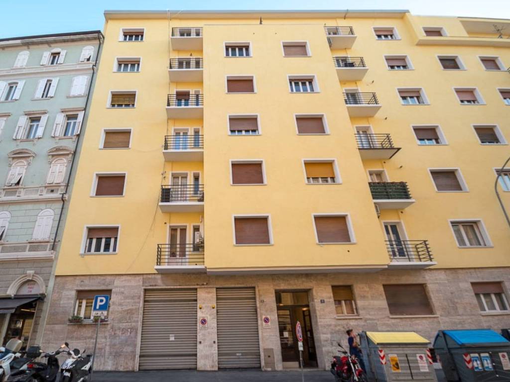 Bilocale via giulia 49, cologna - università, trieste