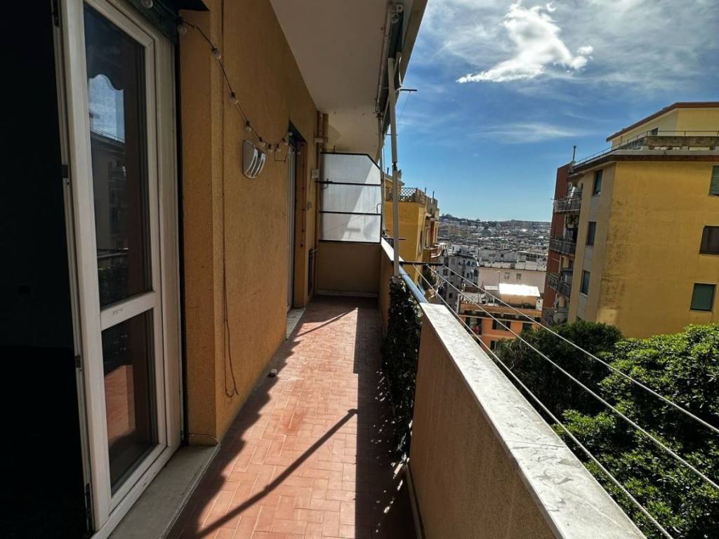Trilocale via aurelio robino 16, marassi, genova