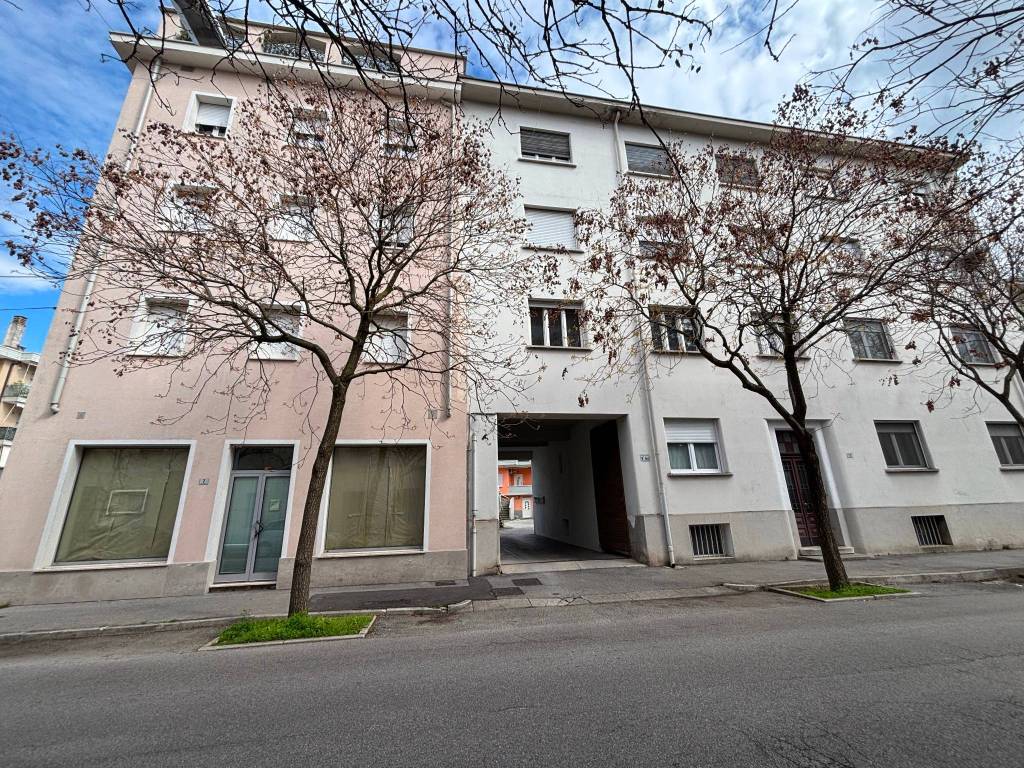 Quadrilocale via adelaide ristori 9, centro, gorizia