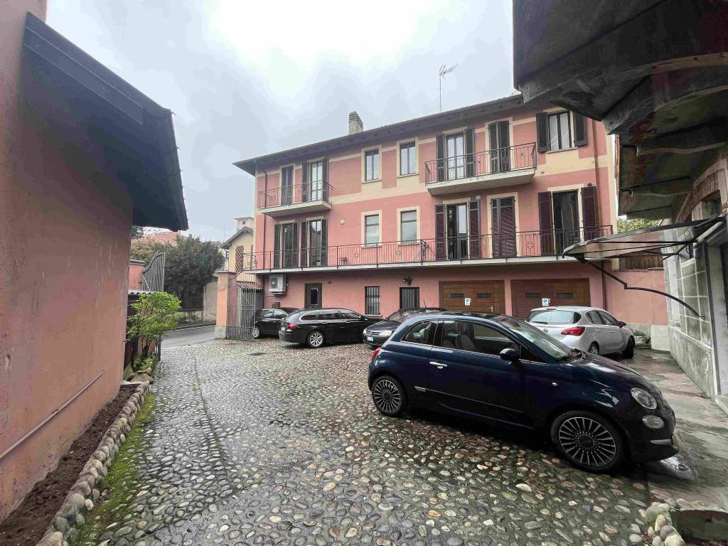 Trilocale via 20 settembre, centro, sesto calende