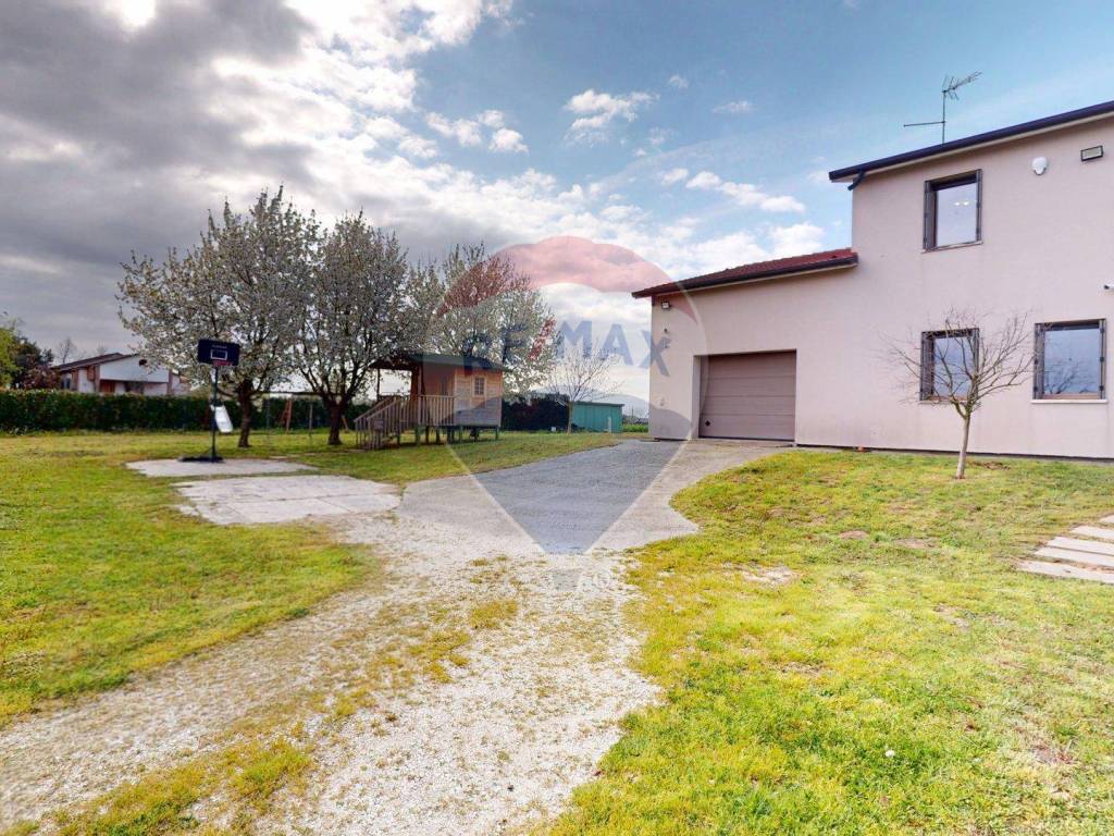Villa bifamiliare via villanova 6, asigliano veneto