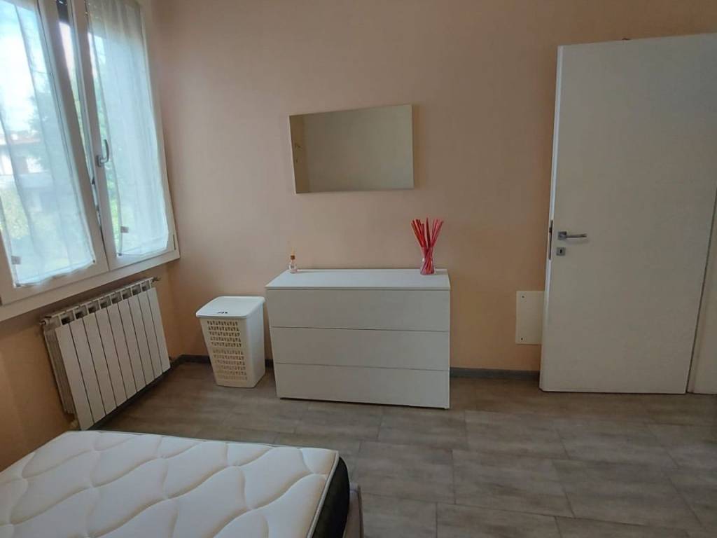 Stanza singola via elio danesi 2, prato
