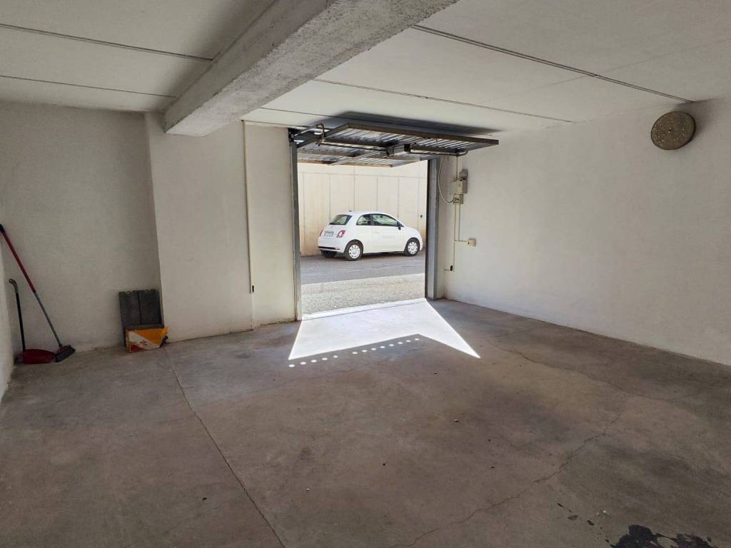 Garage - box via igino garbini, villanova - riello, viterbo