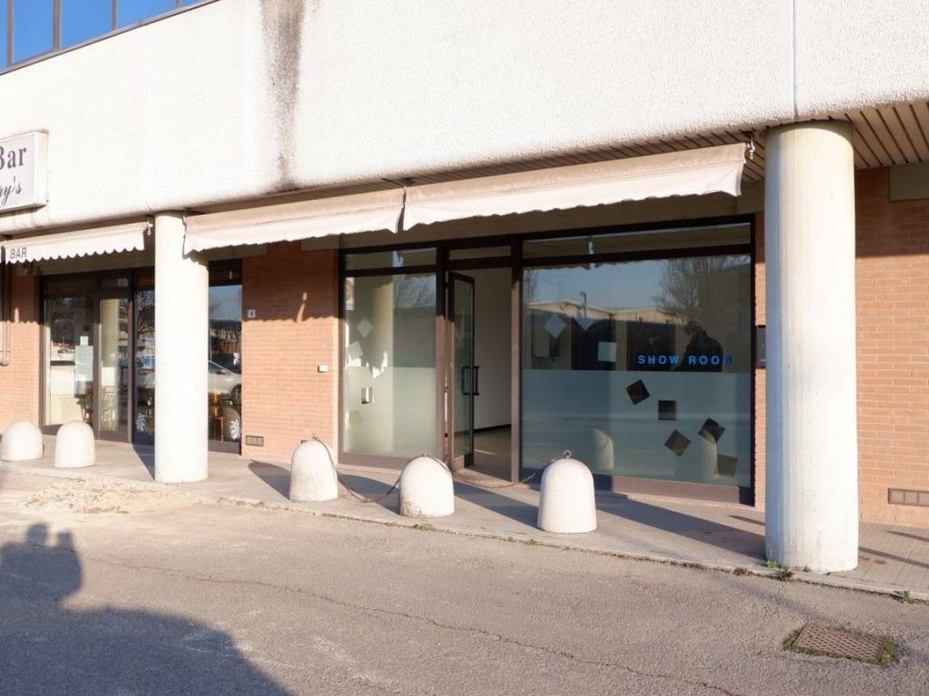 Locale commerciale via giuseppe mazzini 331/1, centro, sassuolo