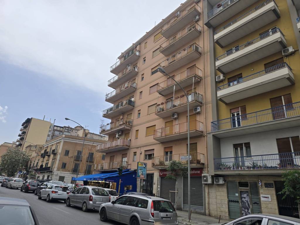 Stanza singola corso calatafimi 597, palermo