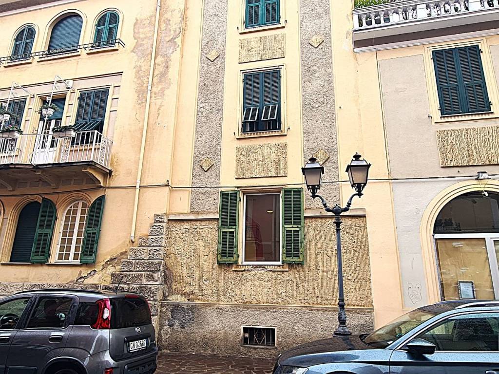Locale commerciale corso dante alighieri 189, centro, alassio