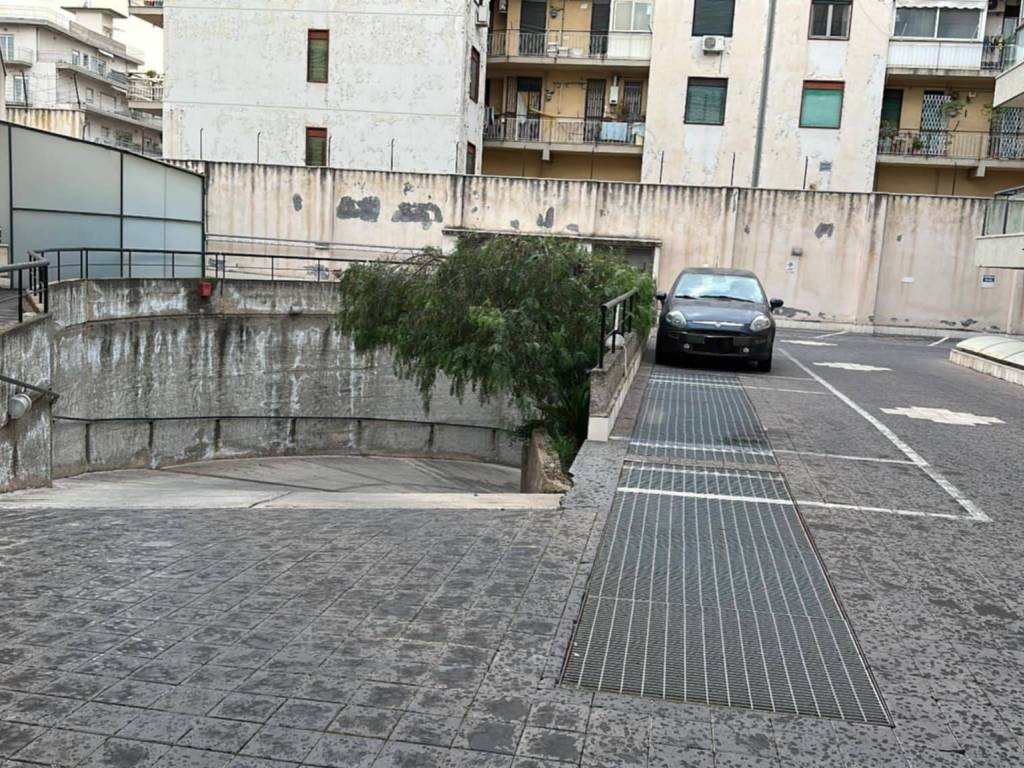 Garage - Box via Guardia della Carvana, Catania, Rif. 120018322 -  Immobiliare.it