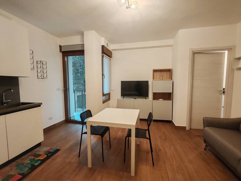 Stanza doppia via merano 7, verona
