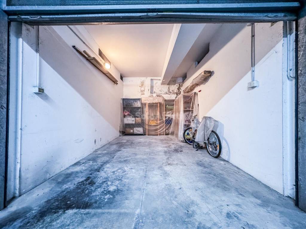 Garage - box via consalvo carelli, vomero, napoli