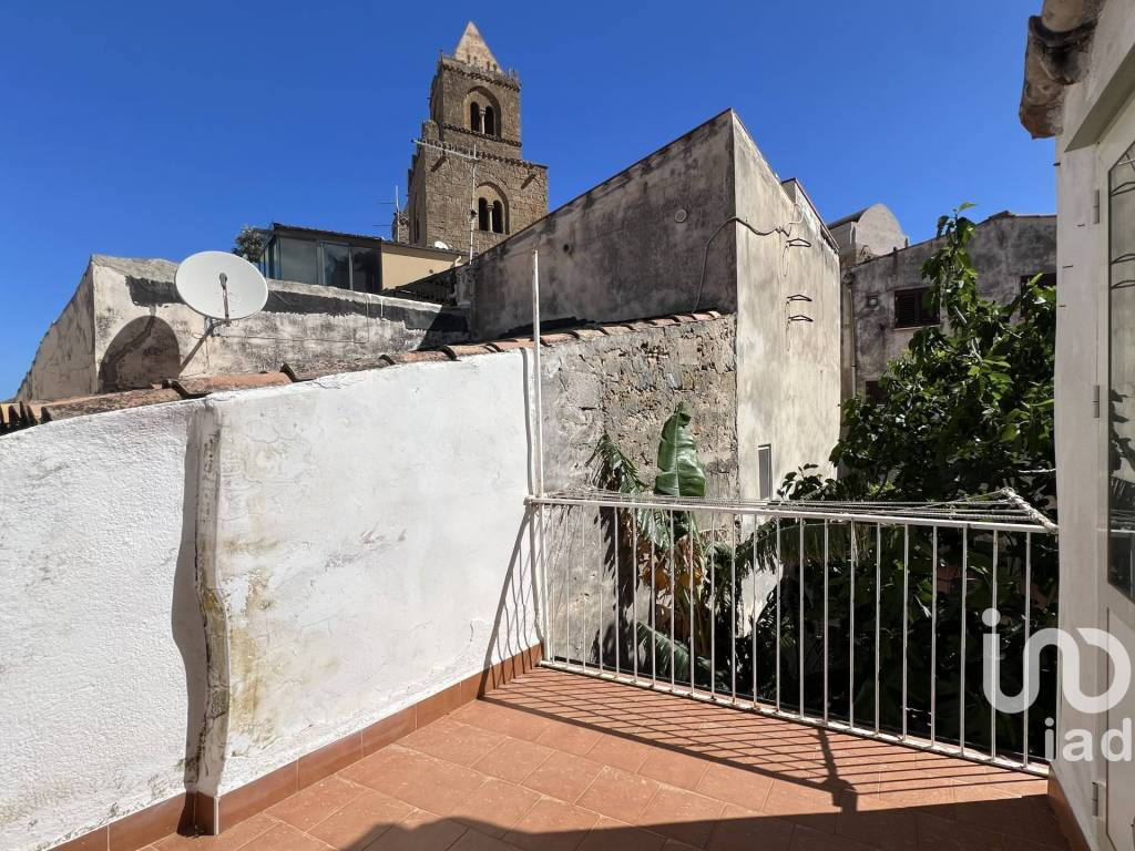 Quadrilocale via lo duca 15, centro, cefalù