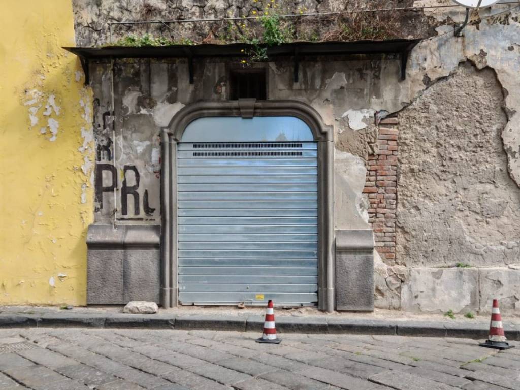 Posto auto - moto via chiatamone 34, santa lucia, napoli