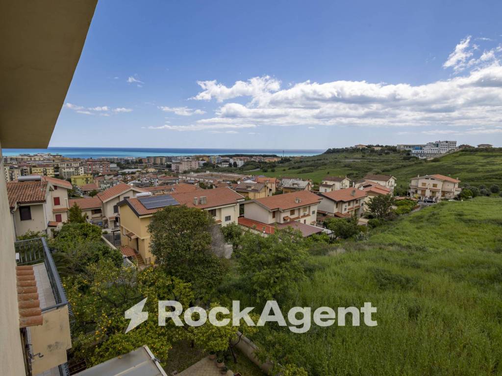 Villa bifamiliare via dei tulipani, 25, soverato marina, soverato